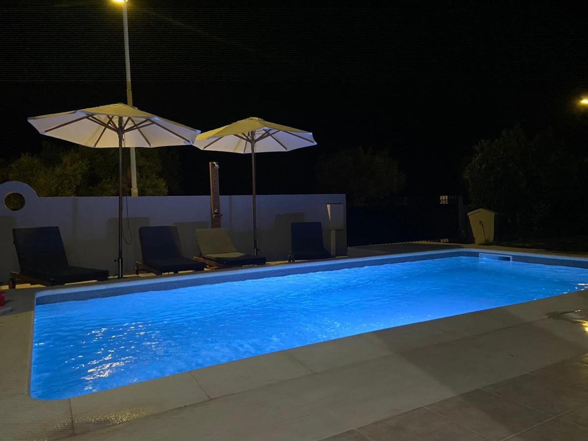 Villa Mg Luxury Kalithies